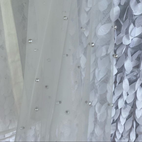 NWT Pearls Sheer-Balloon Sleeves Top - Picture 2 of 5